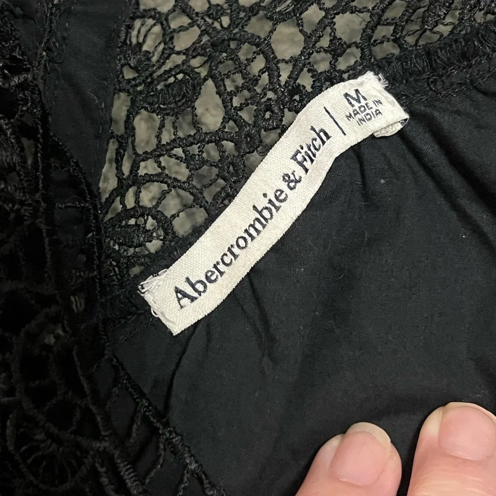 Abercrombie & Fitch NWOT black puff sleeve cropped lace collar blouse